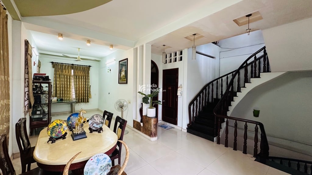 Bán biệt thự sân vườn 8x22 , kdc Bình Phú, gần Metro, chung cư Western...
