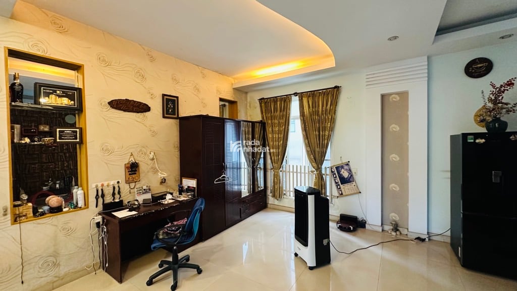 Bán biệt thự sân vườn 8x22 , kdc Bình Phú, gần Metro, chung cư Western...