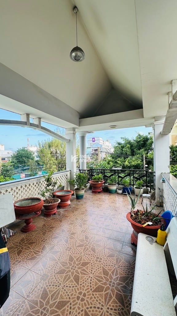Bán biệt thự sân vườn 8x22 , kdc Bình Phú, gần Metro, chung cư Western...