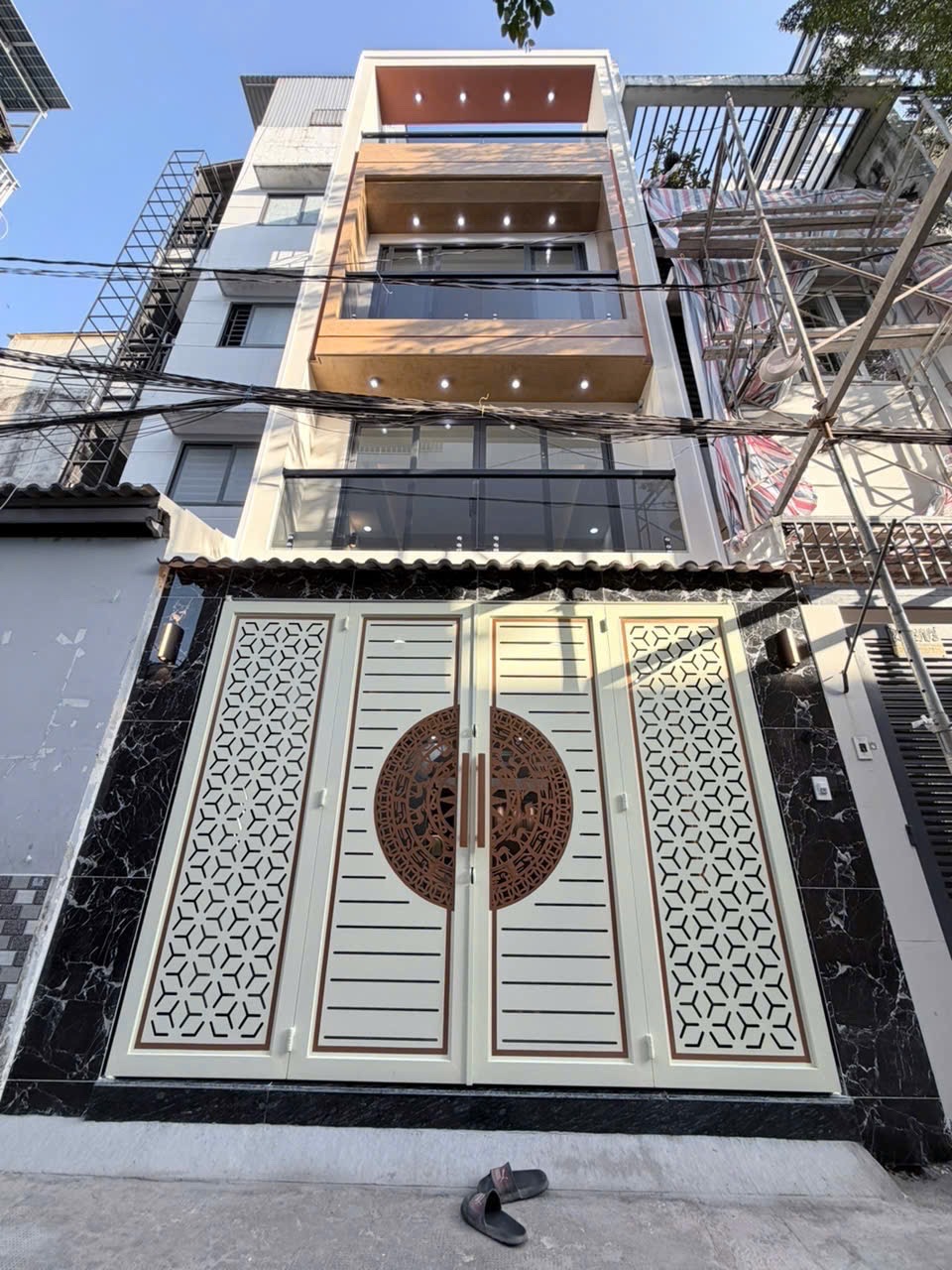 BÁN NHÀ XOAY VỐN 33,7m2 giá 3,640tỷ Đường Bạch Đằng Phường 15 Quận Bình Thạnh Tphcm