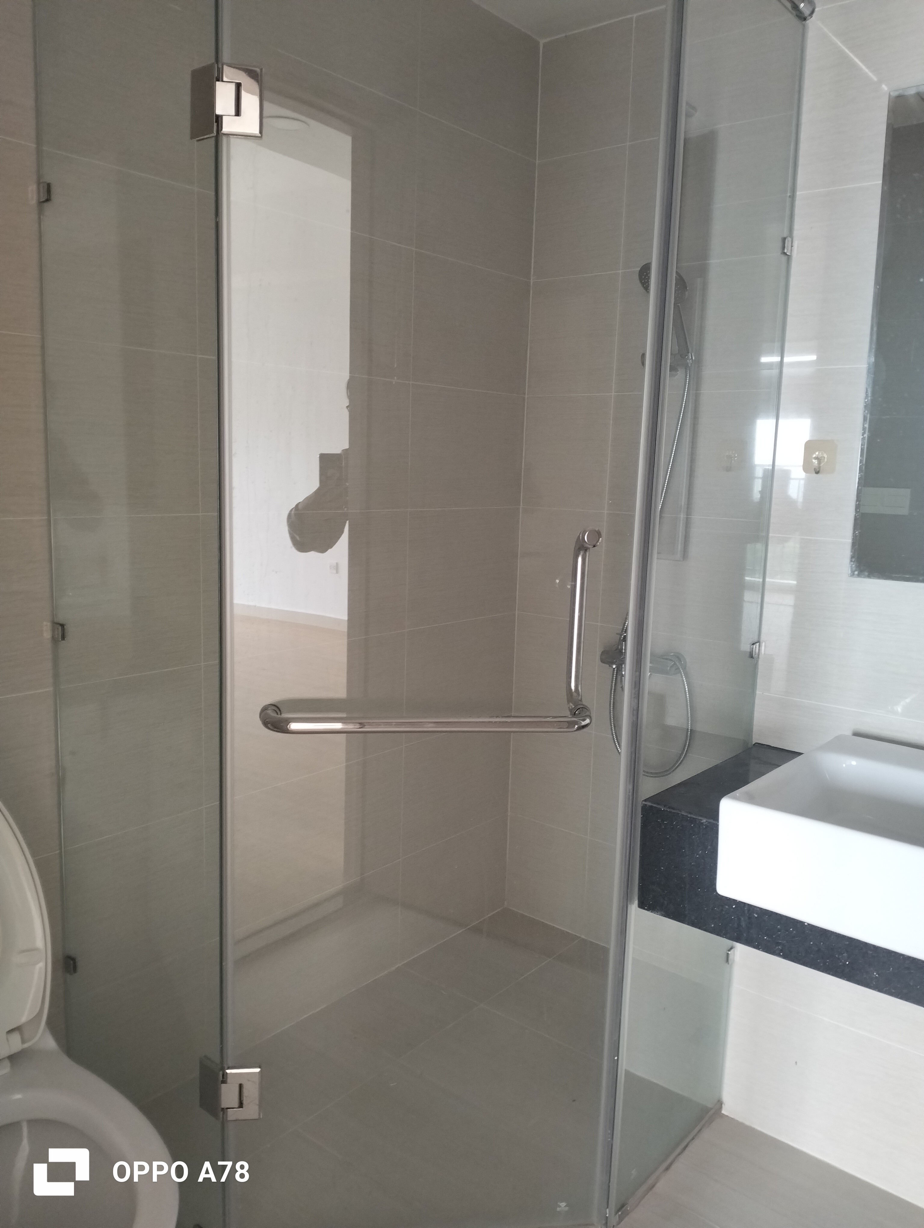 Căn hộ Botanic Premier -Đường Hồng Hà. Gồm 2 Phòng ngủ, 2 toilet. giá 15tr/th