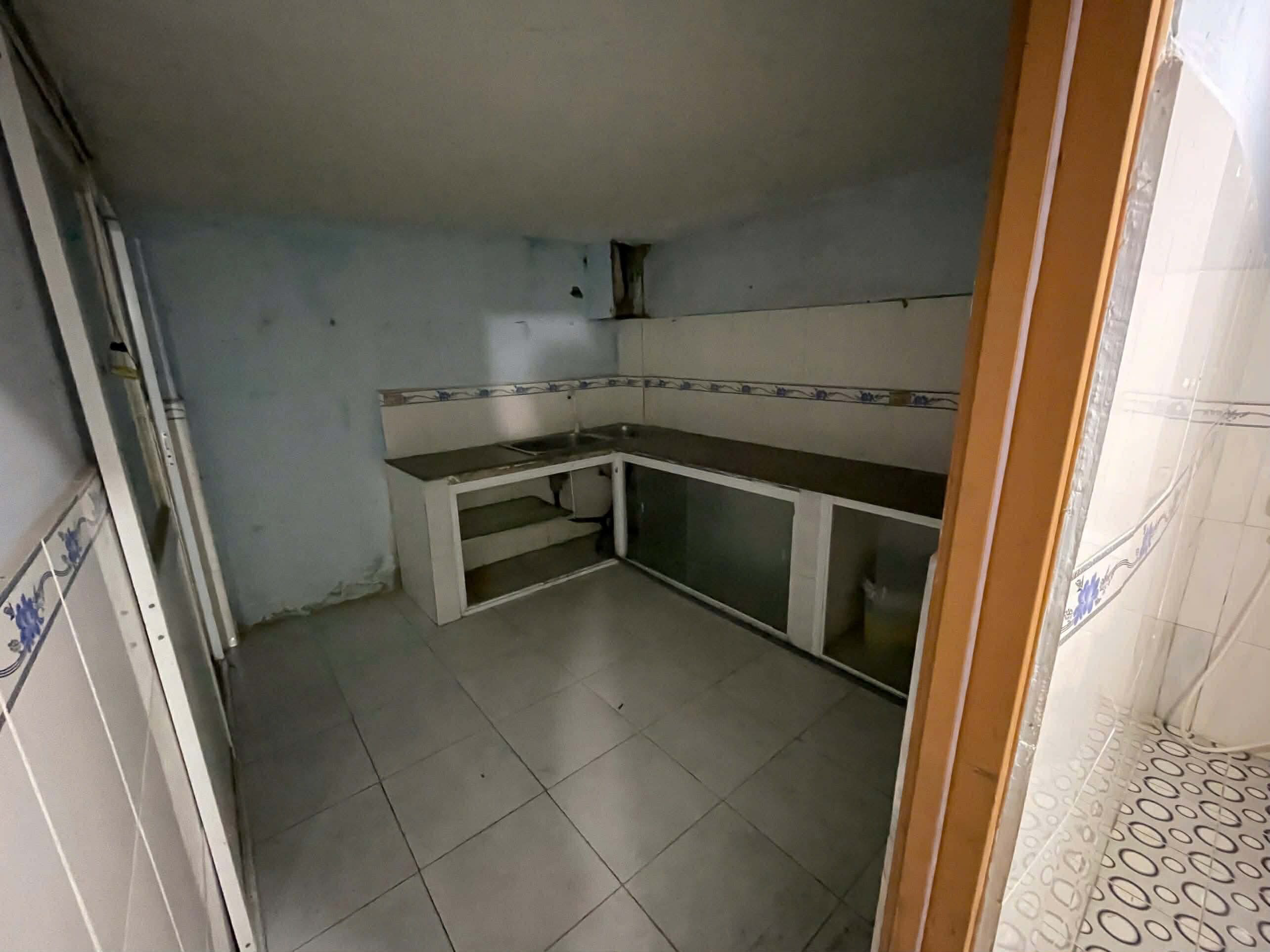 BÁN CĂN NHÀ LÀM CHDV NGAY CHỢ ĐÔNG QUANG, HƯƠNG LỘ 80B, HIỆP THÀNH, Q12Dt: 4m x 24m. 