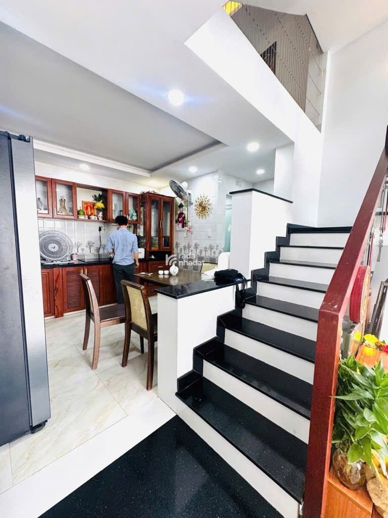 Bán nhà 4 tầng đường 38, Thủ Đức, 41m2 nở hậu tài lọc , sổ hồng riêng,  5.8 tỷ
