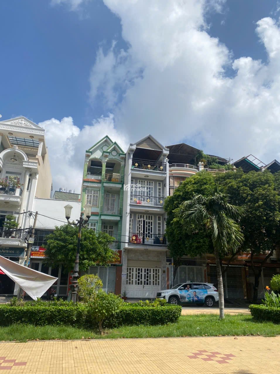 BÁN NHÀ MẶT TIỀN TÂN SƠN NHÌ  VỊ TRÍ SIÊU ĐẸP NGAY NGÃ TƯ 