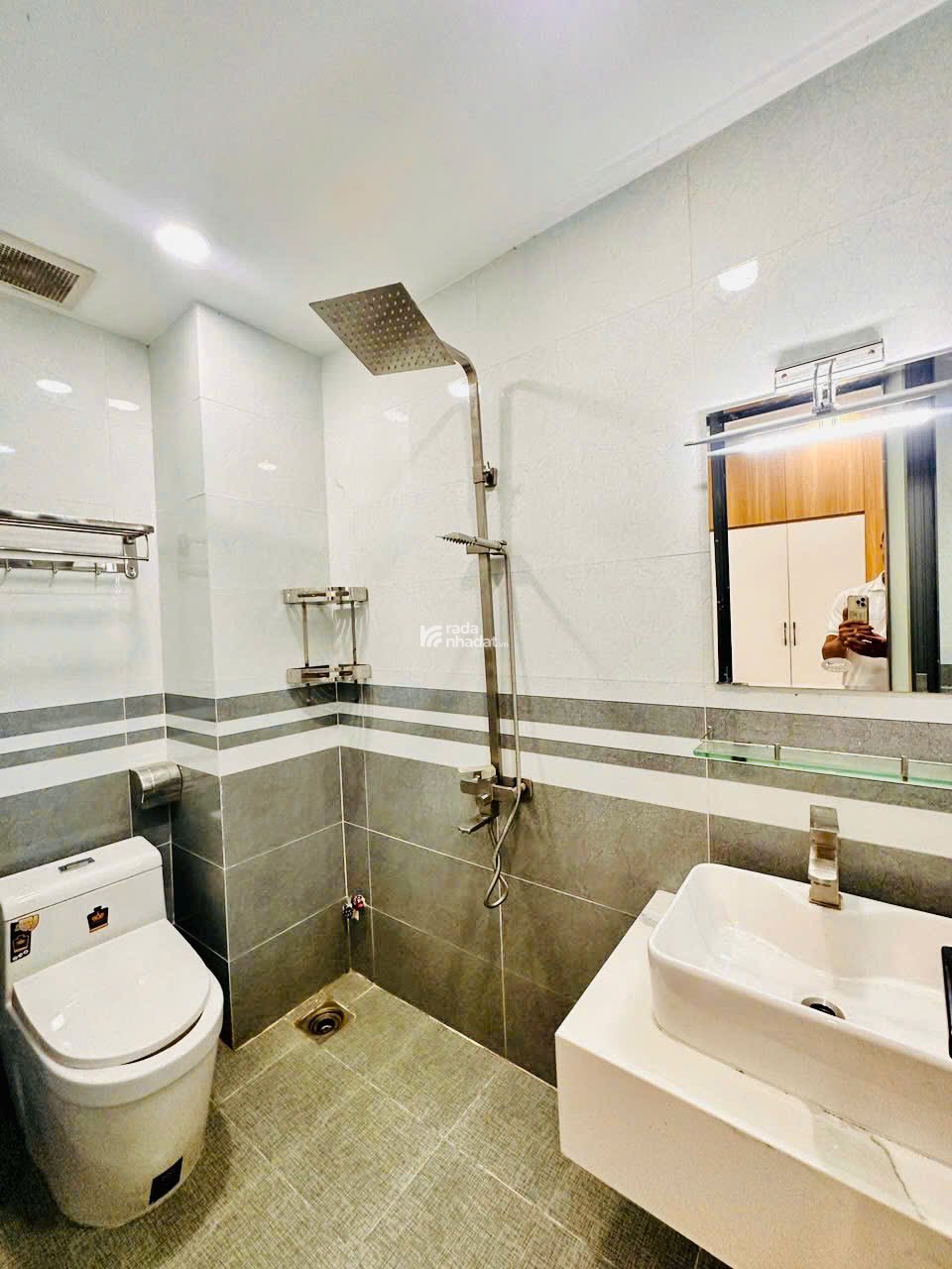 NHÀ ĐẸP KHU VIP - THẠNH LỘC 26, QUẬN 12, 4 TẦNG FLL NỘI THẤT, ĐƯỜNG 12M