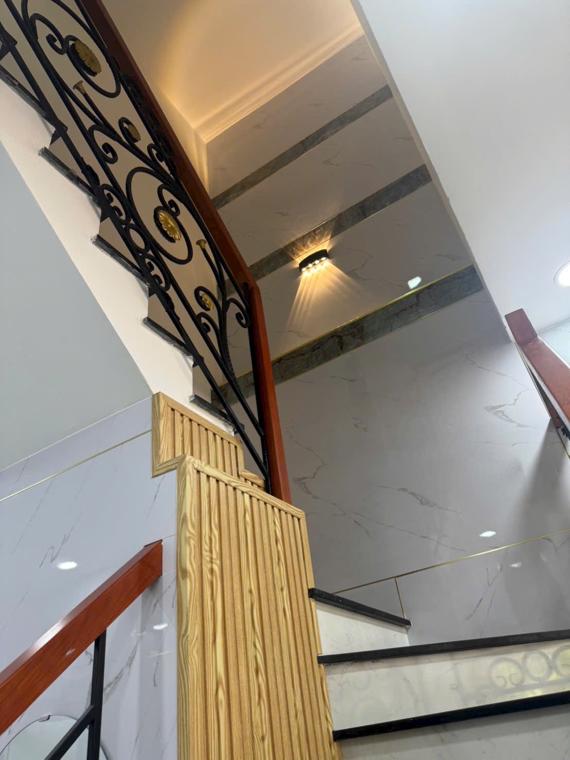 BÁN NHÀ MẶT TIỀN MỚI CAO LỖ Q8