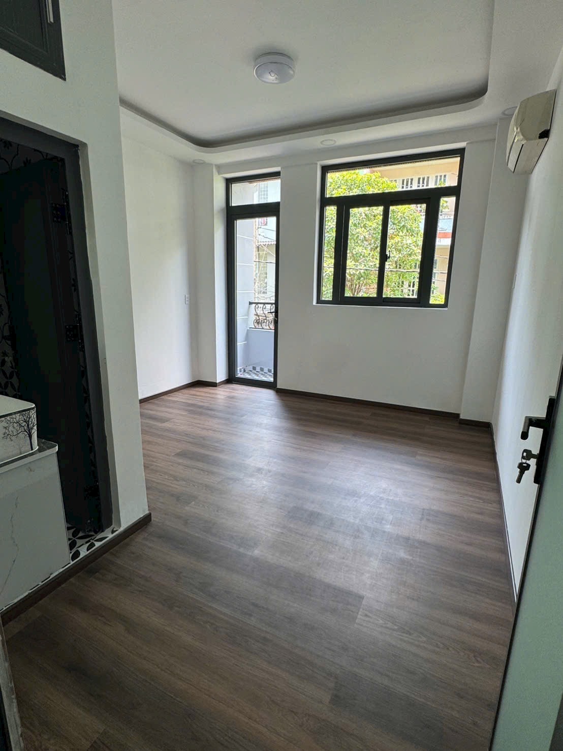 BÁN NHÀ MẶT TIỀN MỚI CAO LỖ Q8
