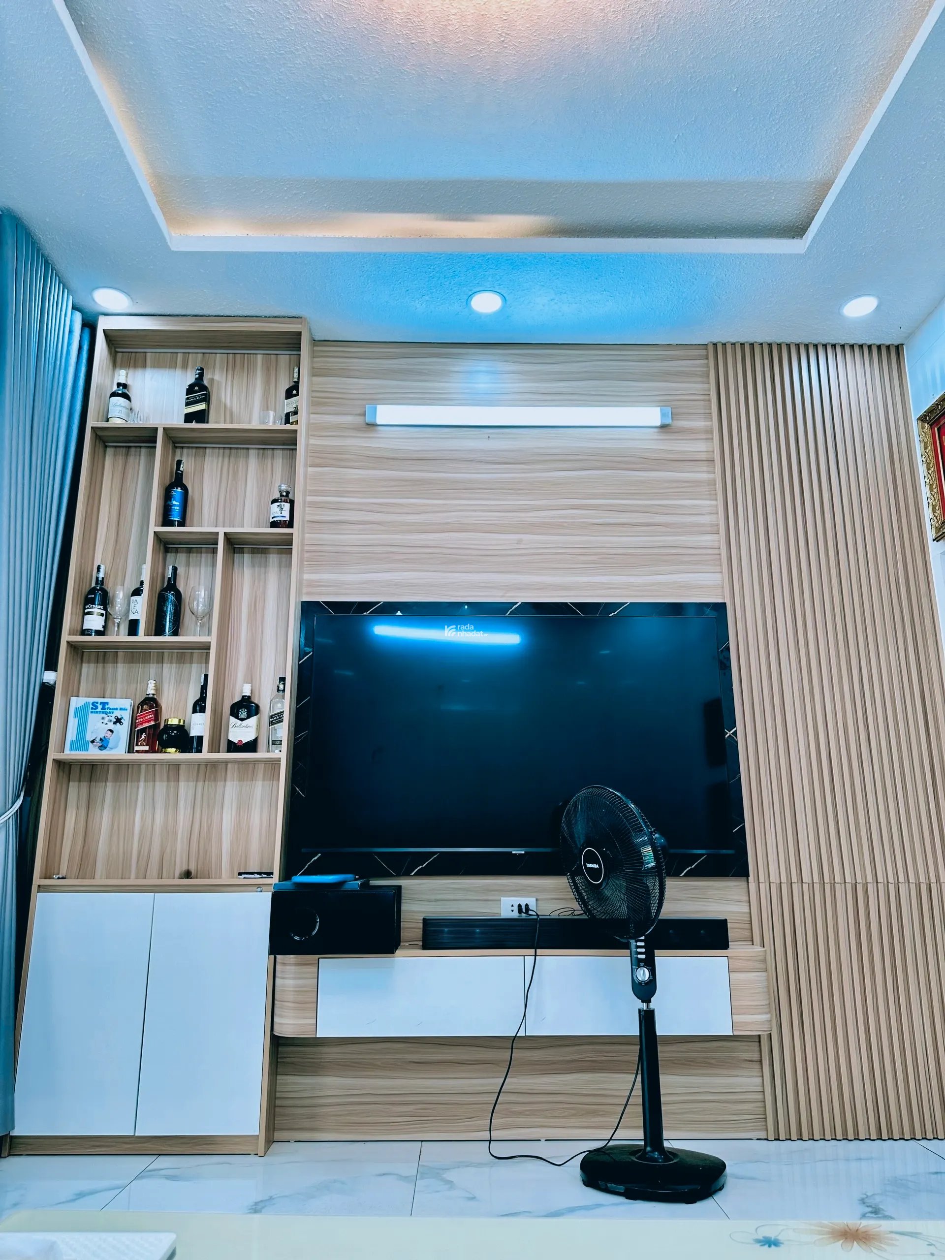 NHÀ MỚI ĐẸP - CÁCH HẺM XE HƠI CHỈ 2 CĂN - GẦN 70M2- NGANG 4.05M - KHU VIP GẦN EMART 2 GÒ VẤP