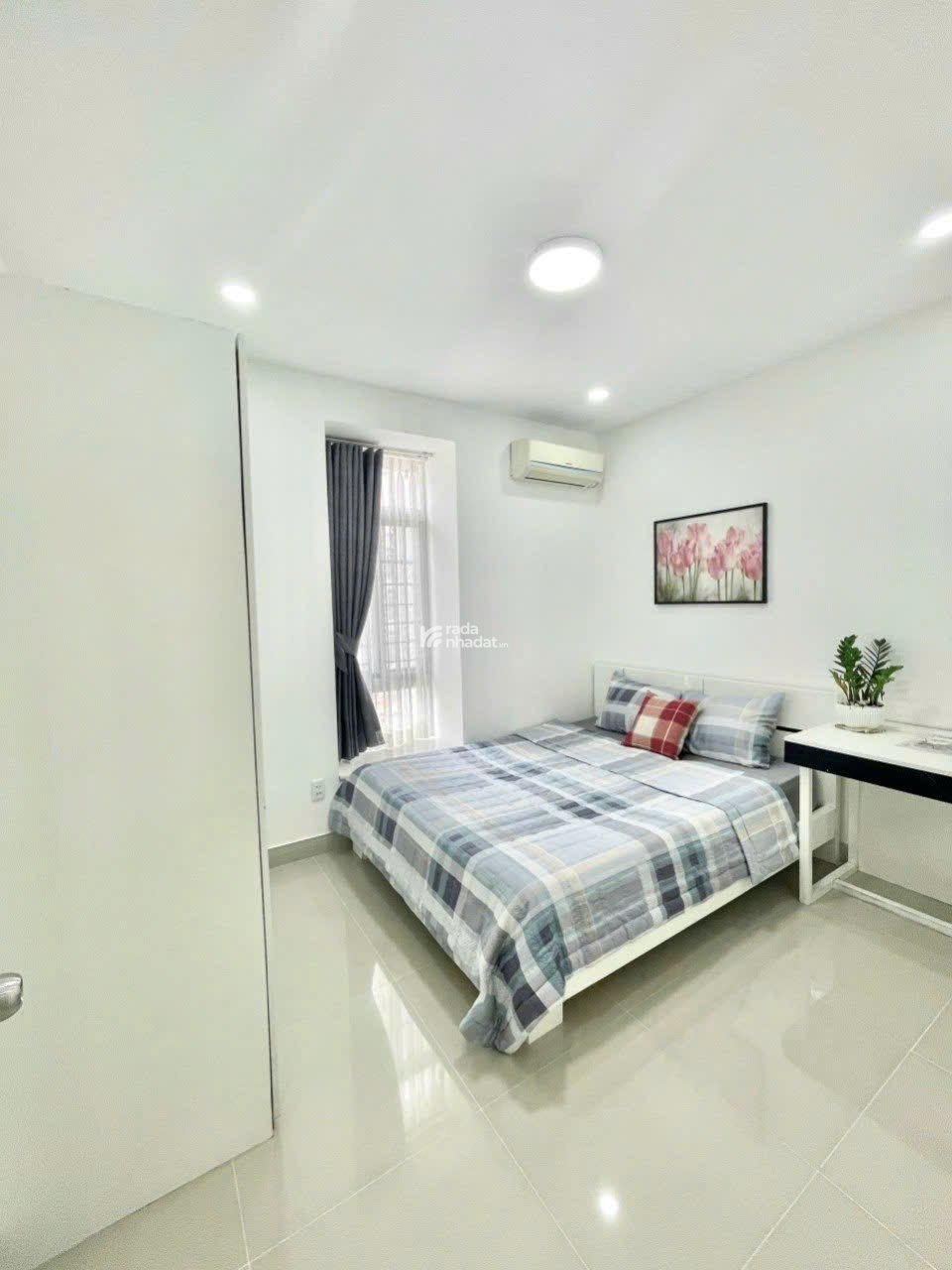 Cần cho thuê căn hộ Sky garden 3, PMH, Q7, dt 68m2, tk 2PN nhà đẹp, giá chỉ 15 triệu 