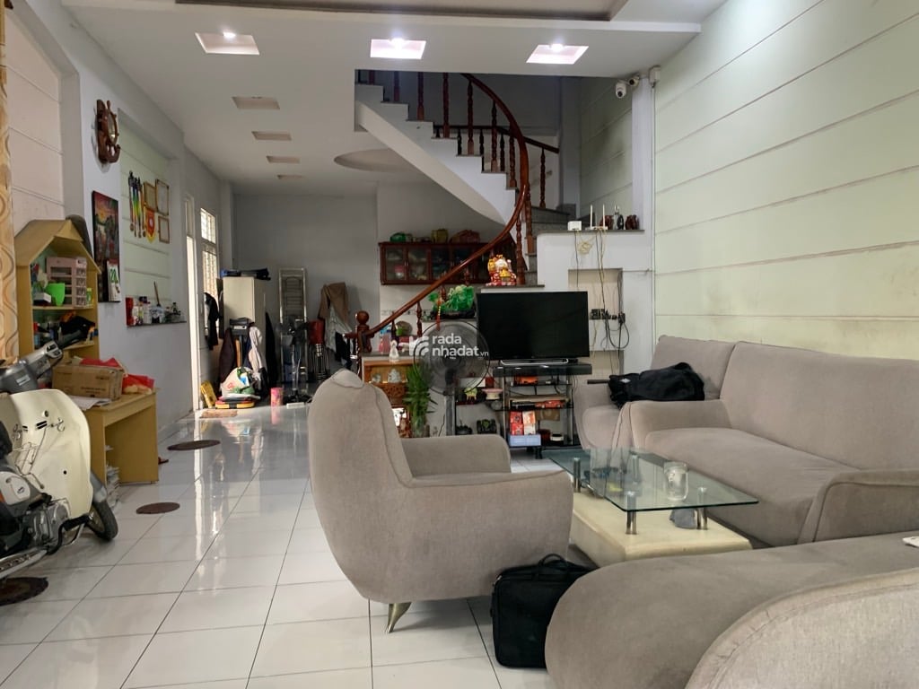 NHÀ TO ĐẸP, HẺM THÔNG XE HƠI TRÁNH NHAU, SÁT MT QL13, 6,5X17 CHỈ 7,5 TỶ