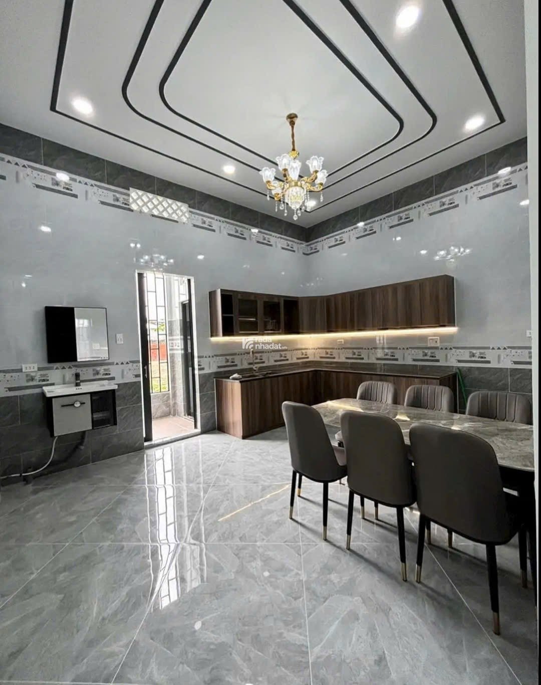  CHỦ NHÀ KẸT TIỀN CẦN BÁN GẤP NHÀ CẤP 4 Ở NGÃ BA TÂN KIM 