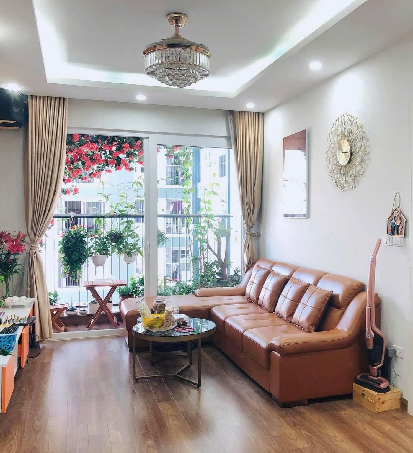 Chính chủ cần bán căn 3PN-2WC 108m2 full đồ tòa N01T5 Lạc Hồng cc Ngoại Giao Đoàn view thoáng