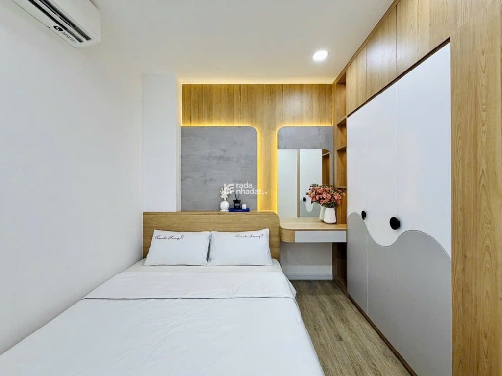 SIÊU VỊ TRÍ XE HƠI 6M THÔNG - 3 TẦNG BTCT - 3PN - GẦN SIÊU THỊ EMART & GA T3 - NHỈNH 5 TỶ