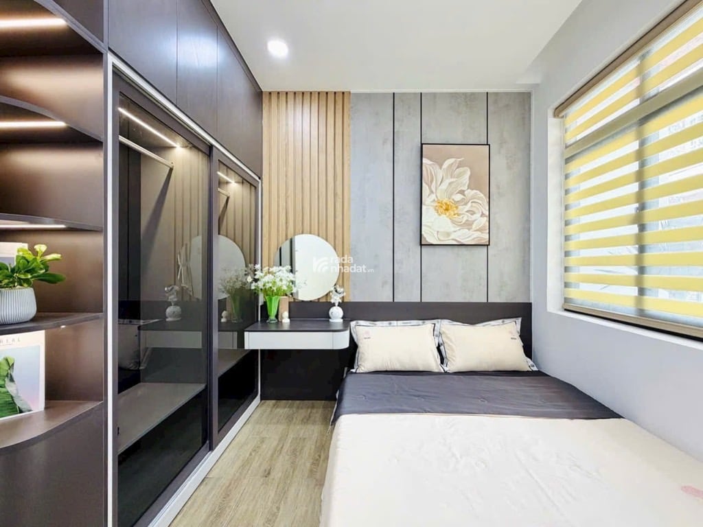 SIÊU VỊ TRÍ XE HƠI 6M THÔNG - 3 TẦNG BTCT - 3PN - GẦN SIÊU THỊ EMART & GA T3 - NHỈNH 5 TỶ