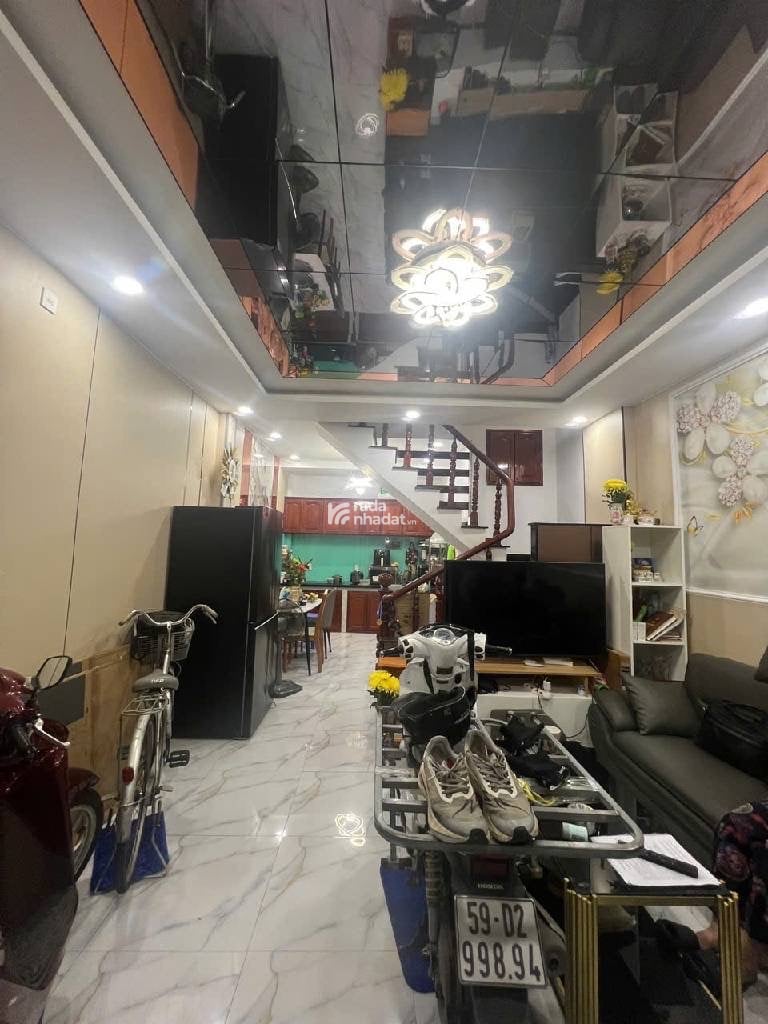 NHÀ ĐẸP CHỦ TẶNG HẾT NỘI THẤT Q.TÂN BÌNH - 2 LẦU - 2PN - DT : 4.1M X 9M 