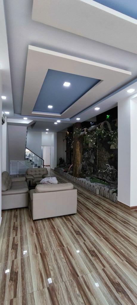 Bán tòa nhà căn hộ dịch vụ mặt tiền Hoàng Hoa Thám Bình Thạnh