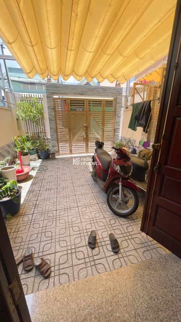 BÁN NHÀ ĐẸP 1 TRỆT 2 LẦU, 95M2 , SÂN XE HƠI, ĐƯỜNG THÔNG PHƯỚC LONG A Q9, SHR ,GIÁ 11 TỶ TLCC