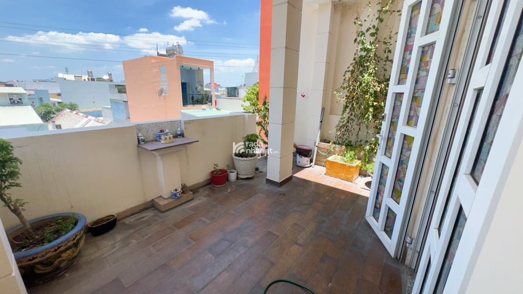 BÁN NHÀ ĐẸP 1 TRỆT 2 LẦU, 95M2 , SÂN XE HƠI, ĐƯỜNG THÔNG PHƯỚC LONG A Q9, SHR ,GIÁ 11 TỶ TLCC