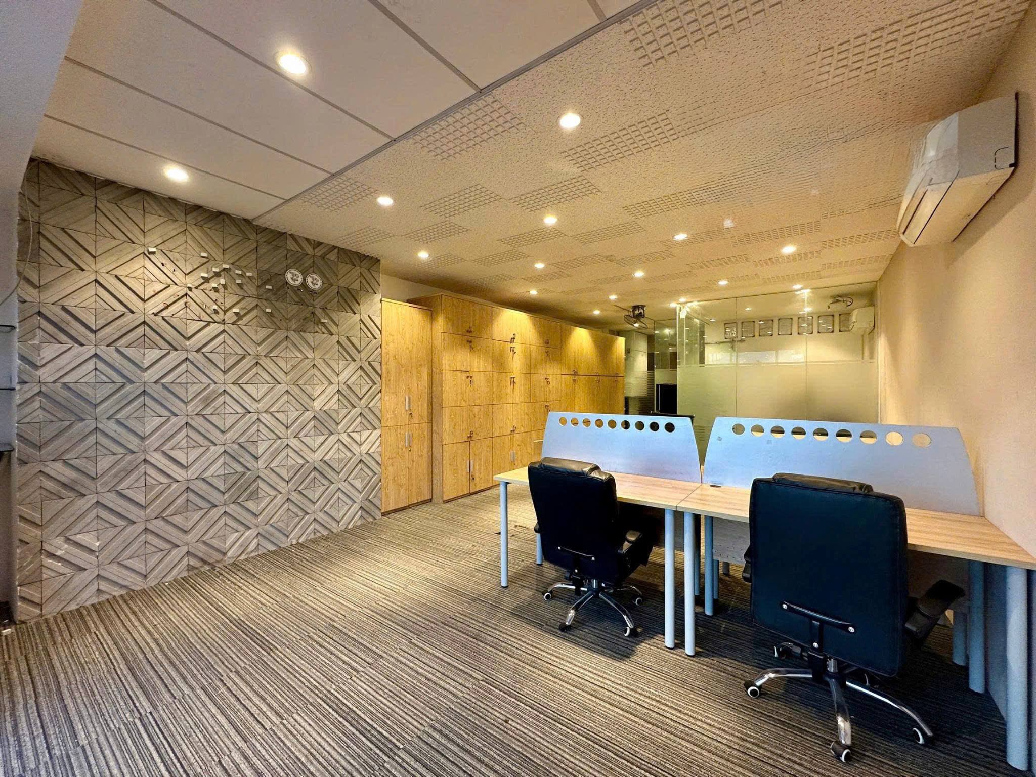 Văn phòng officetel diện tích lớn 51m2, cho thuê 14 triệu/tháng, The Sun Avenue Quận 2