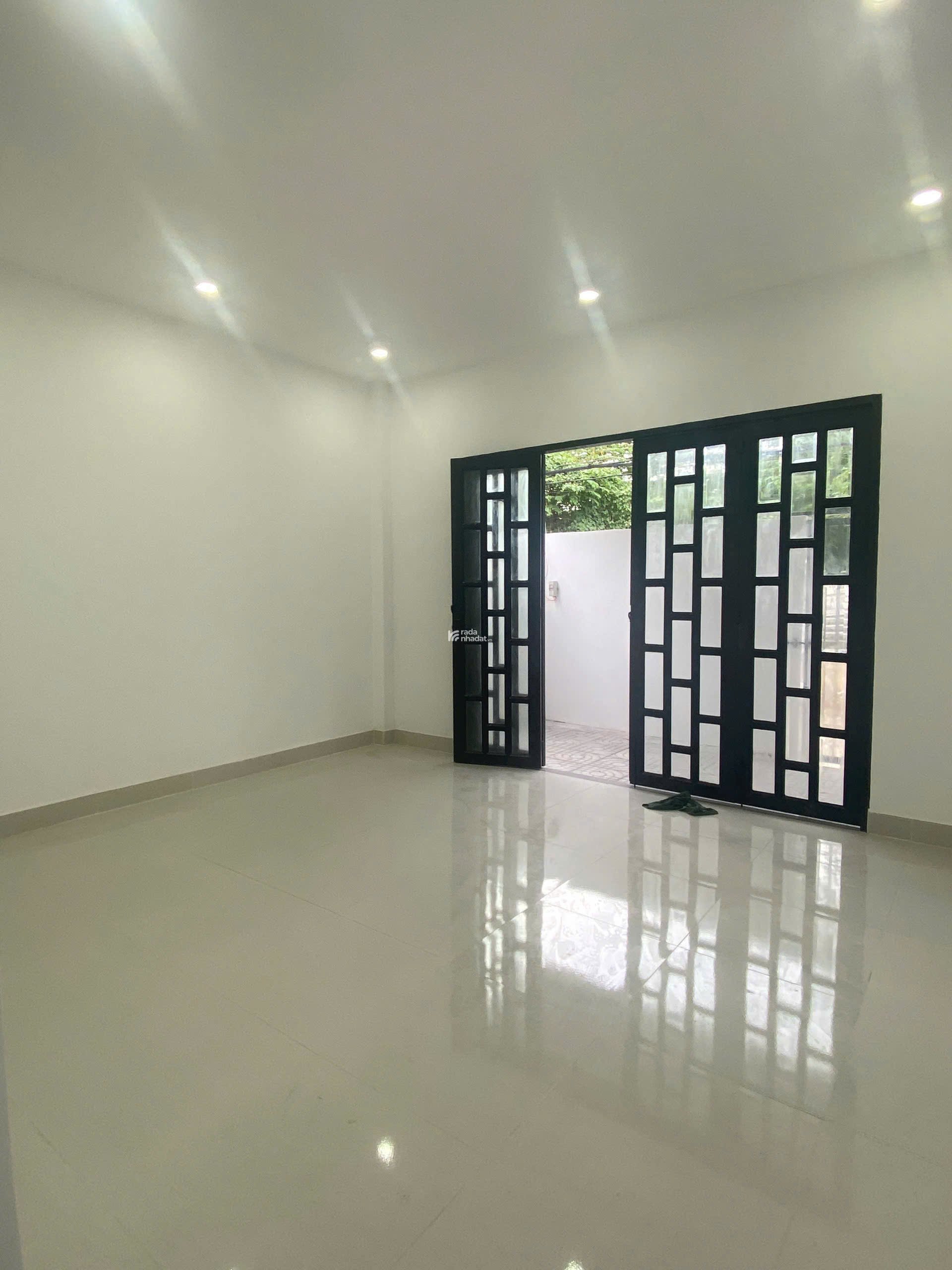 NHà mặt tiền đường tân lập 2 hiệp phú DT 80m cấp 4