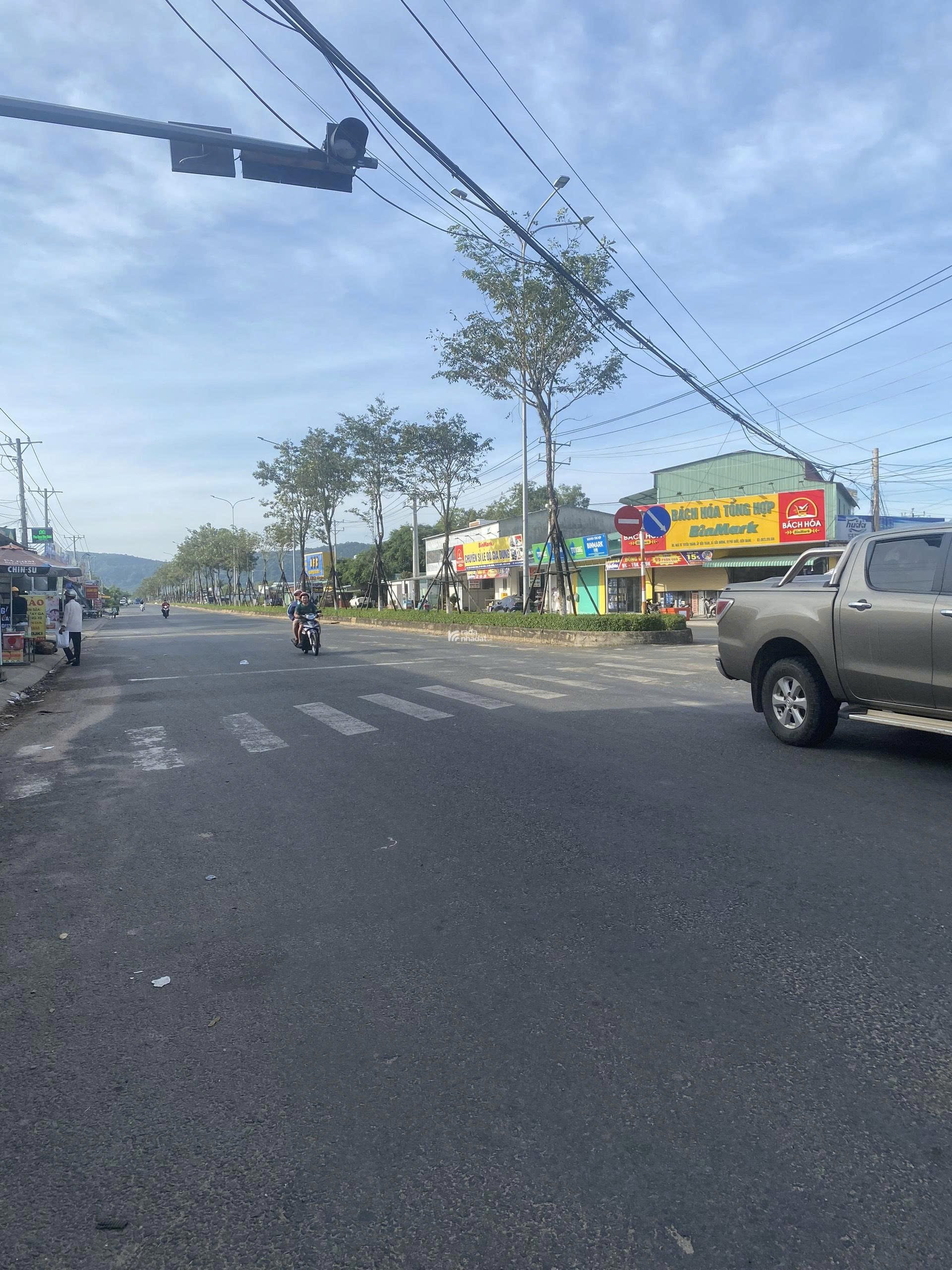 Bán chính chủ bán gấp lô đất vị trí đẹp