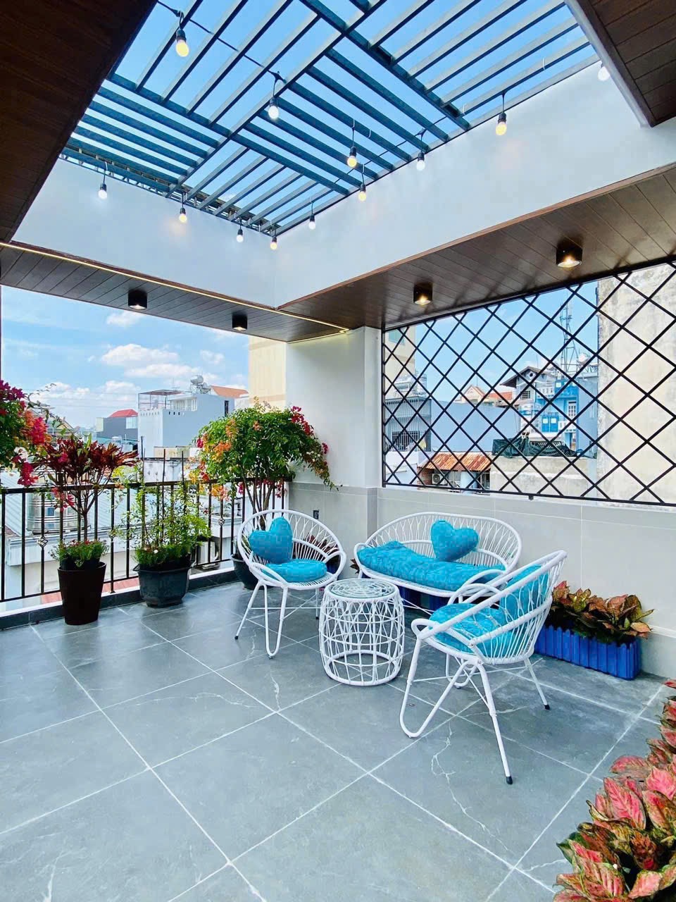 Bán nhà chính chủ gửi Nguyễn Thiện Thuật Quận 3 , 60m2 hẻm xe hơi 2 Tỷ550 