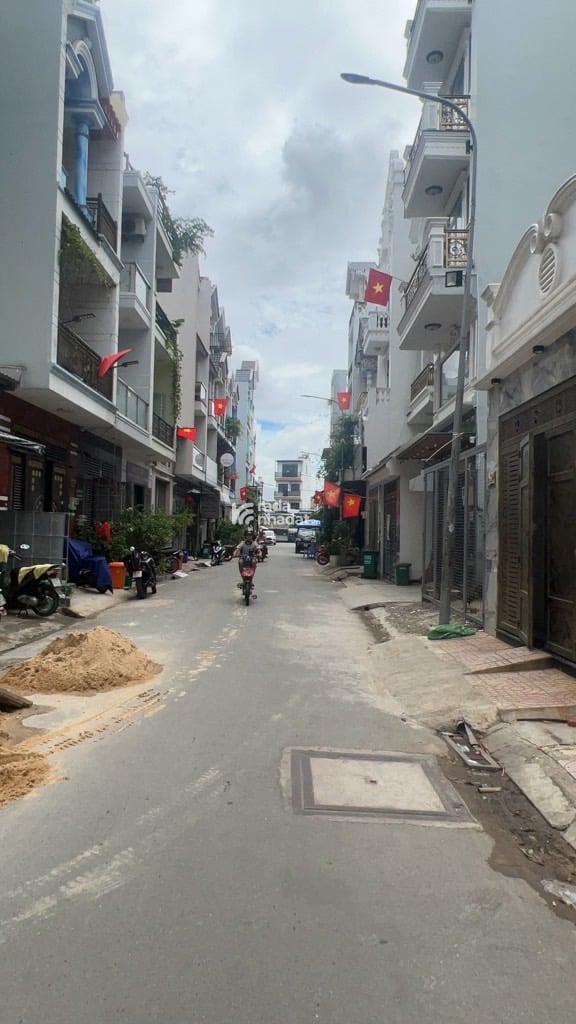 BÁN ĐẤT PHÂN LÔ BẾN LỘI BÌNH TÂN 106M2 HẺM XE HƠI THÔNG 6.5 TỶ KẾ HƯƠNG LỘ 2