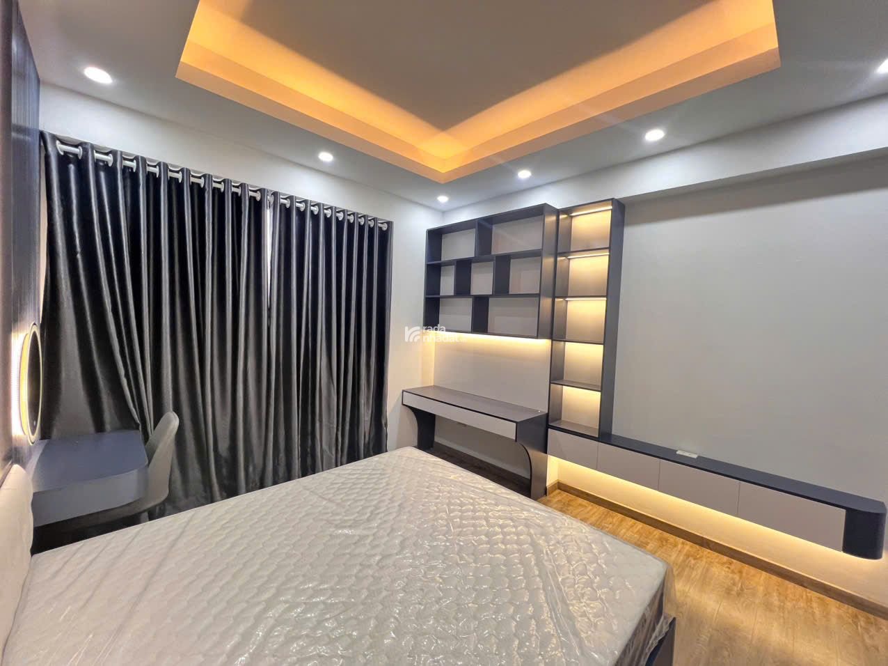 Hot! Cho thuê căn hộ Golden Land Nguyễn Trãi 111m2, 2 phòng ngủ full đồ chỉ 15 triệu/tháng