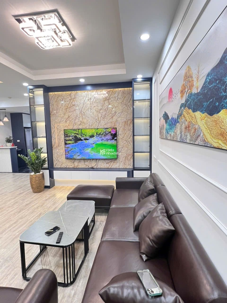 Hot! Cho thuê căn hộ Golden Land Nguyễn Trãi 111m2, 2 phòng ngủ full đồ chỉ 15 triệu/tháng