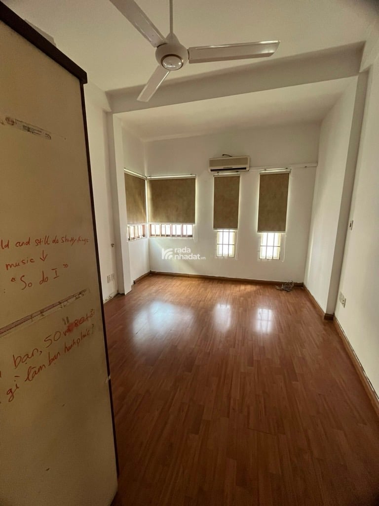 HẺM XE HƠI SÁT VÁCH. HOÀNG HOA THÁM, BÌNH THẠNH, 4 TẦNG MỚI Ở NGAY. GIẢM 550TR CHỈ CÒN 6.8T TL 