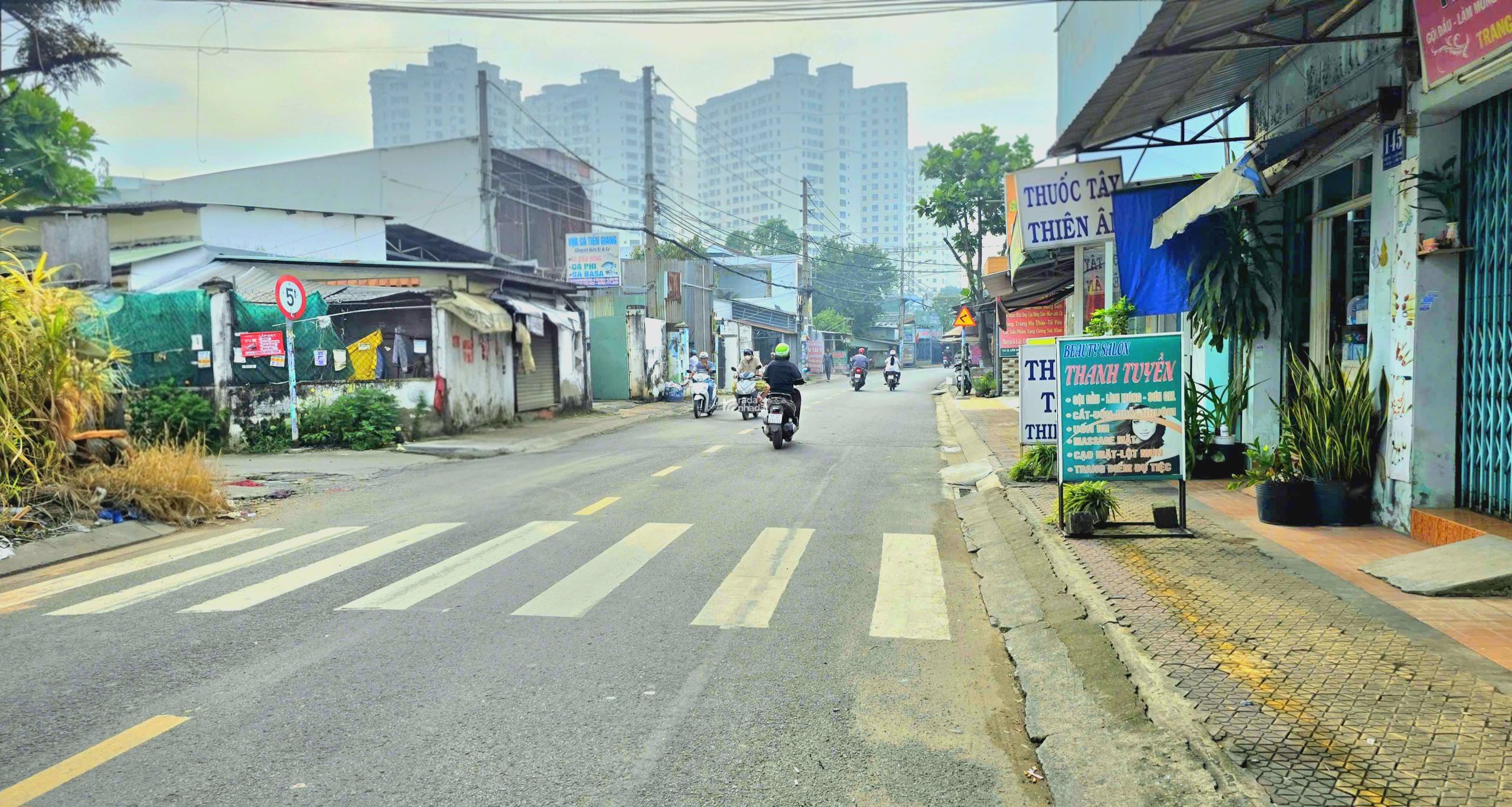 - CHỦ GIẢM 500TR - NHÀ BÌNH TÂN 70M2 - GẦN AEON MALL – HẺM XE TẢI - CHỈ 5.X Tỷ