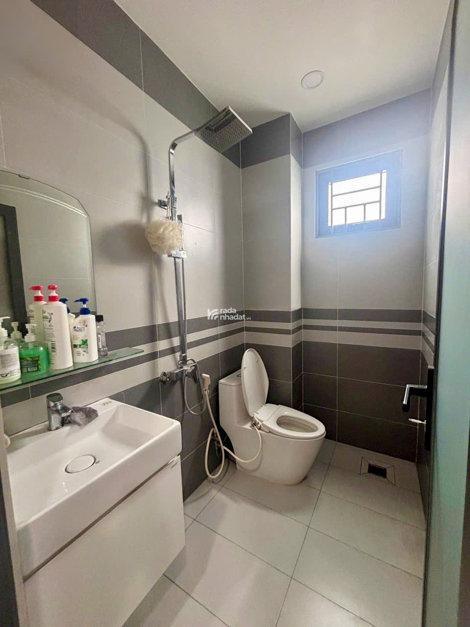 BÁN NHÀ 3T 2MT HẺM ÔTÔ HỒ BÁ PHẤN PHƯỚC LONG A 63M2 NHÀ MỚI TIỆN NGHI VỊ TRÍ VÀNG