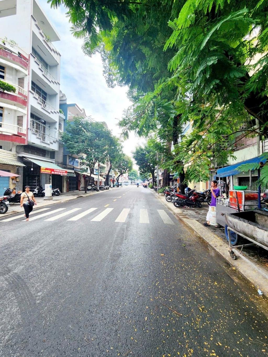 BÁN NHÀ MẶT TIỀN CAO VĂN LẦU QUẬN 6 100M2 5 TẦNG NHÀ MỚI HOÀN CÔNG GIÁ 24 TỶ KINH DOANH ĐỈNH