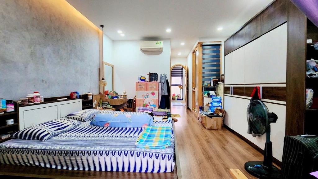 SIÊU PHẨM TÂN SƠN NHÌ, TÂN PHÚ - SANG TRỌNG, TIỆN NGHI, ĐẲNG CẤP - HẺM Ô TÔ 7M, 4 TẦNG MỚI ĐẸP - 