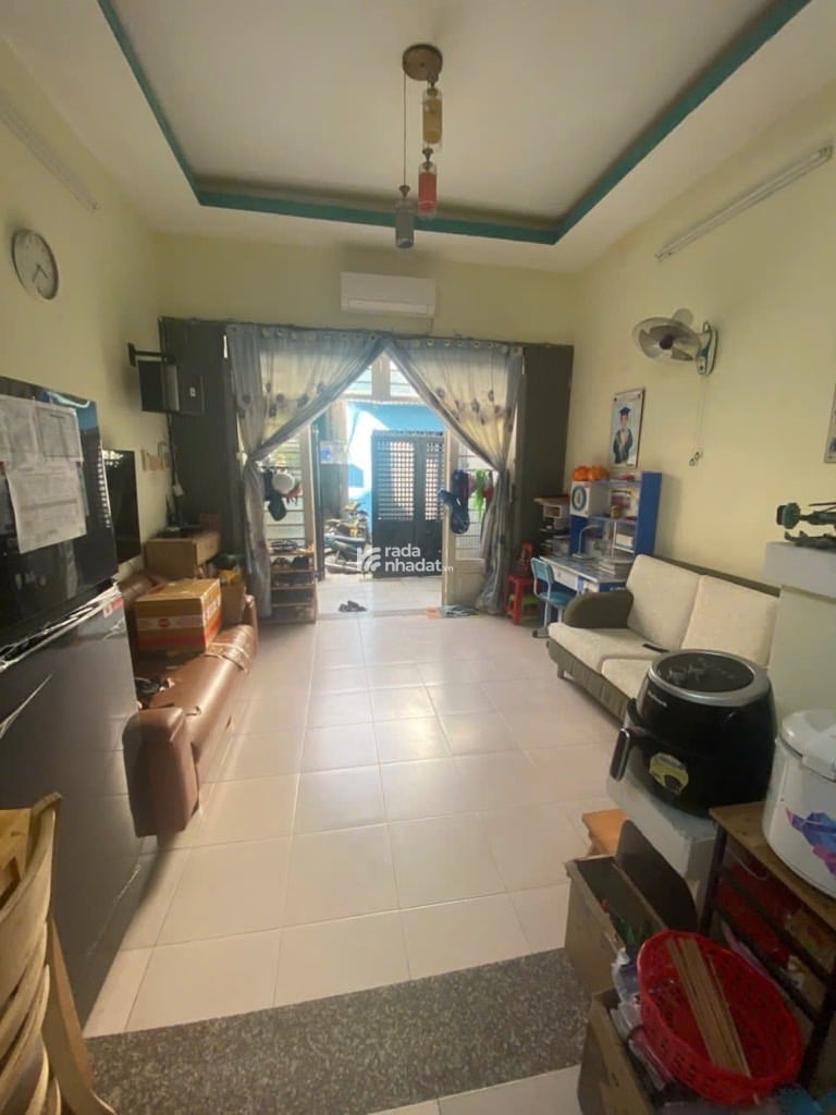 NHÀ 2 TẦNG - HXH -SÁT CHỢ TÂN HƯƠNG- CÁCH MT 10M- 41M2 - N4,1x10 - 2 TẦNG BTCT - 2PN - CHỈ 5,6 TỶ 
