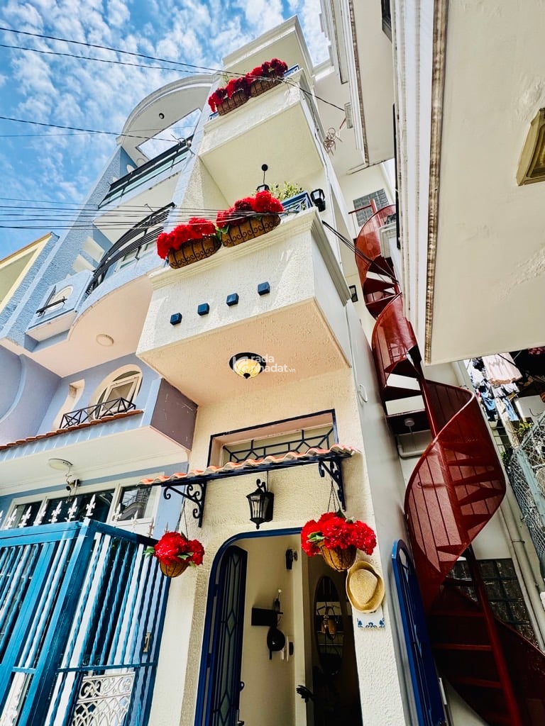 HẺM XE TẢI PHAN XÍCH LONG, PHÚ NHUẬN, SẴN 3 TẦNG ĐÚC BTCT. GIẢM 350TR CHỈ 5.7T TL