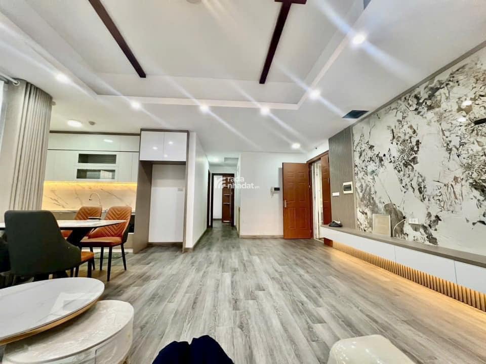Bán căn hộ 02PN tòa chung cư D22 Trần Bình - nội thất full, sẵn sổ, hướng mát, giá 3.8 tỷ