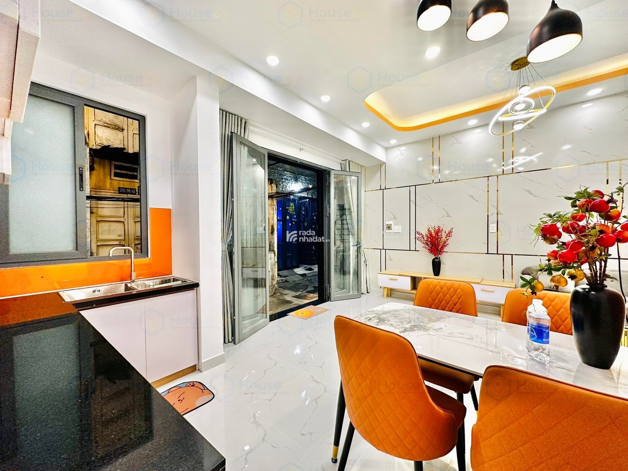 Bán nhà cực êm Nơ Trang Long, P.12, 5,8 tỷ, 1 trệt 2 lầu, tiện ích đầy đủ, sổ riêng