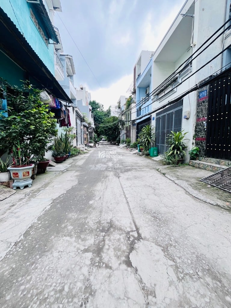 Nhà siêu đẹp đường Nguyễn Quý Yêm , Lô góc 3 mặt hẻm xe hơi đổ cửa DTS 215.8m2 , 
