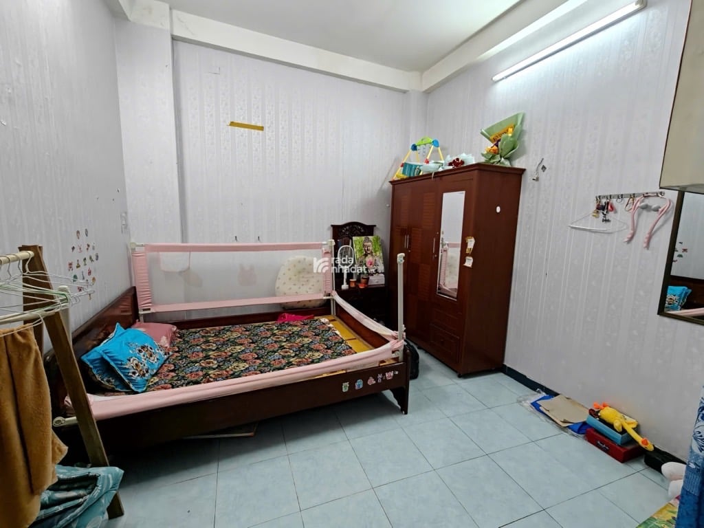 Nhà LLQ 50m2 2 Tầng 3PN (Có PN Trệt)- Hơn 4 tỷ