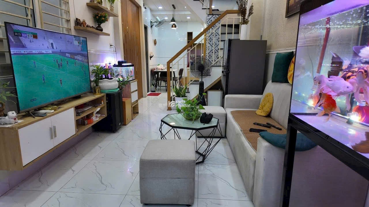 Bán nhà 154/15/3 Trần Thị Trọng,Tân Bình, HCM, giá 4,45 tỷ, 30,84 m2 nội thất cao cấp, có hẻm hông