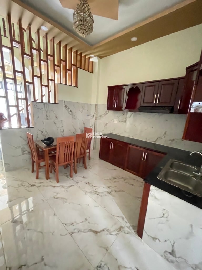 SIÊU PHẨM 4x TỶ: HẺM Ô TÔ THÔNG - GẦN MẶT TIỀN ĐƯỜNG - Ở NGAY - KIÊN CỐ - 4X14M VUÔNG