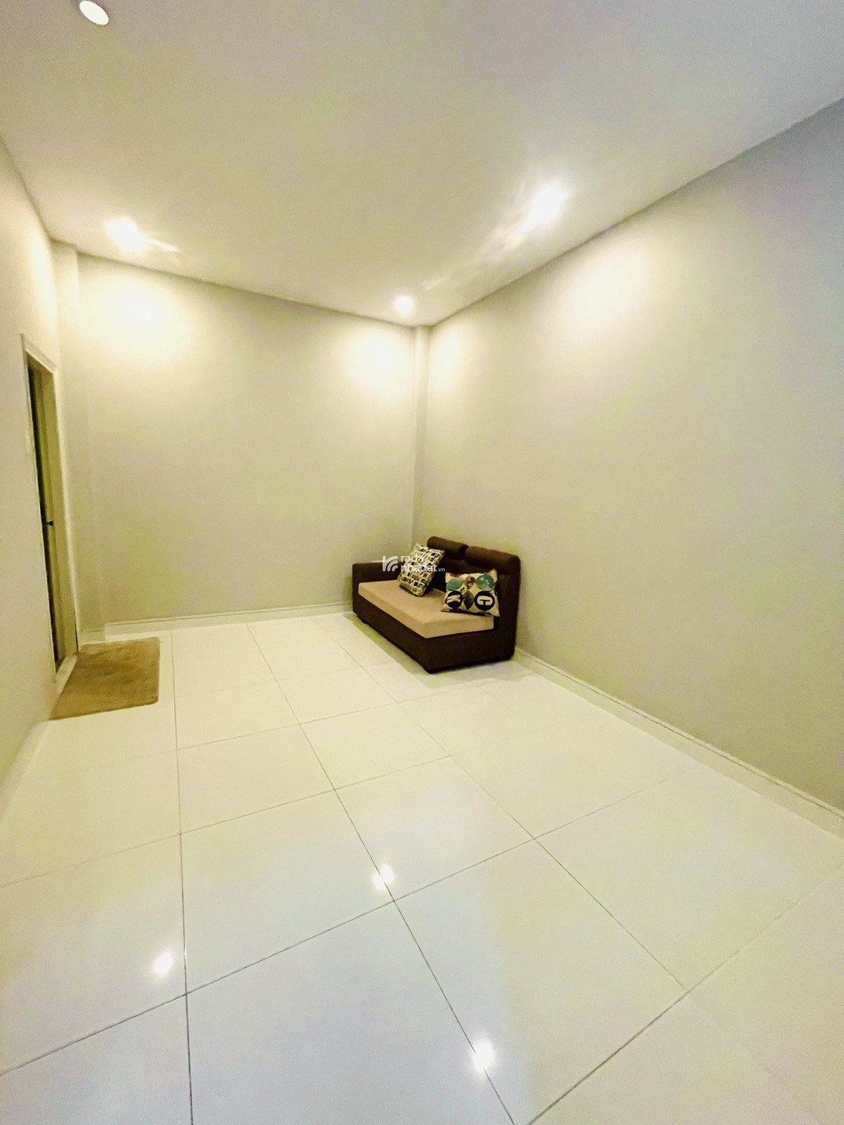 MẶT TIỀN KINH DOANH 5 TẦNG NGUYỄN XÍ - 176m2 (5.532) - 6PN GIÁ 34.9 TỶ