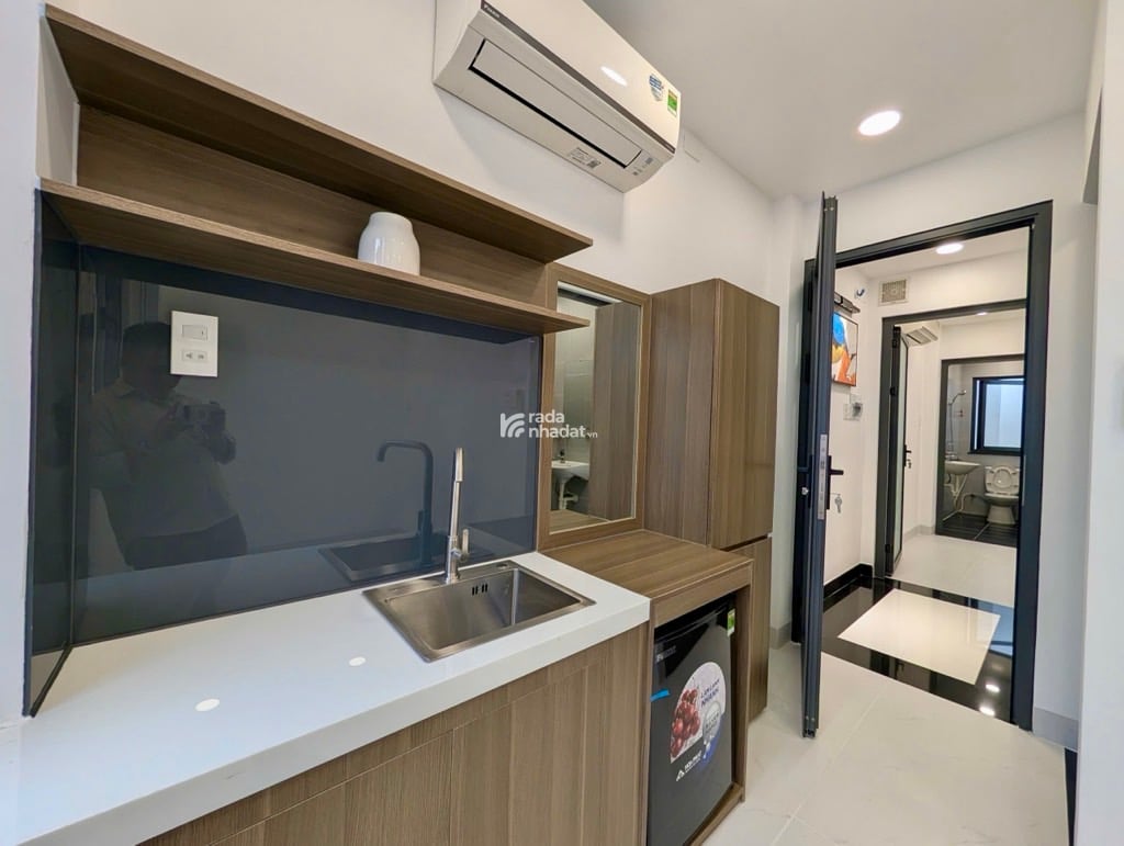 CHDV MỚI ĐẸP NGAY KHU PHAN XÍCH LONG NỐI DÀI - 45M2 - 5 TẦNG - 6PN KHÉP KÍN - CHO THUÊ 30-45TR