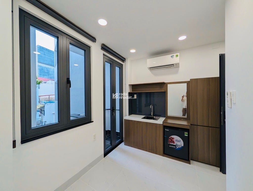 CHDV MỚI ĐẸP NGAY KHU PHAN XÍCH LONG NỐI DÀI - 45M2 - 5 TẦNG - 6PN KHÉP KÍN - CHO THUÊ 30-45TR