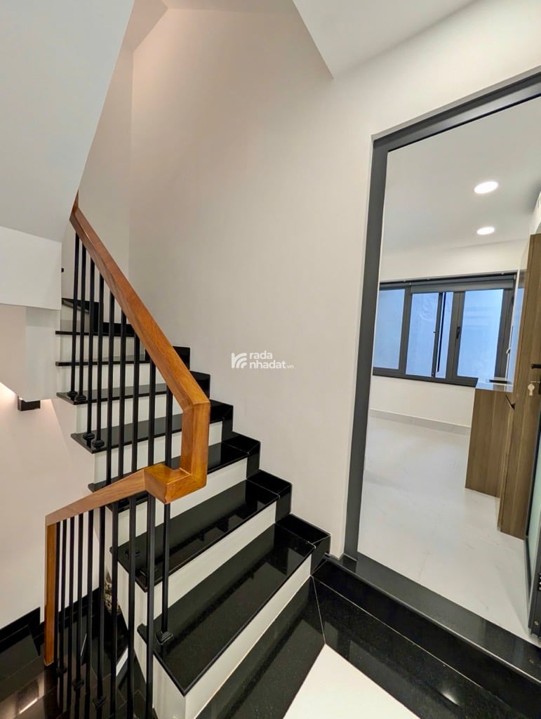 CHDV MỚI ĐẸP NGAY KHU PHAN XÍCH LONG NỐI DÀI - 45M2 - 5 TẦNG - 6PN KHÉP KÍN - CHO THUÊ 30-45TR