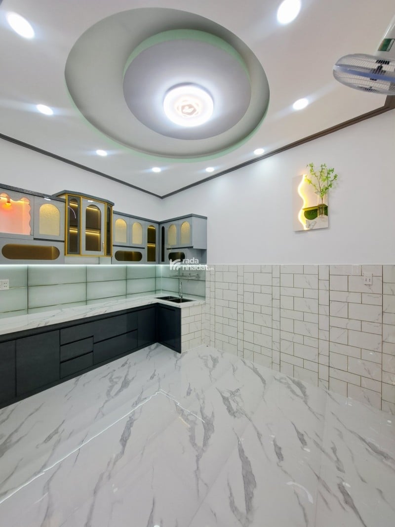 CẠNH Q6 - HXH THÔNG - 65M2( 4.2 x15 ), 2 TẦNG ĐÚC MỚI 100% - CHỈ NHỈNH 5 TỶ