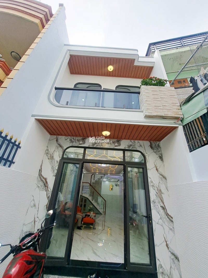 CẠNH Q6 - HXH THÔNG - 65M2( 4.2 x15 ), 2 TẦNG ĐÚC MỚI 100% - CHỈ NHỈNH 5 TỶ