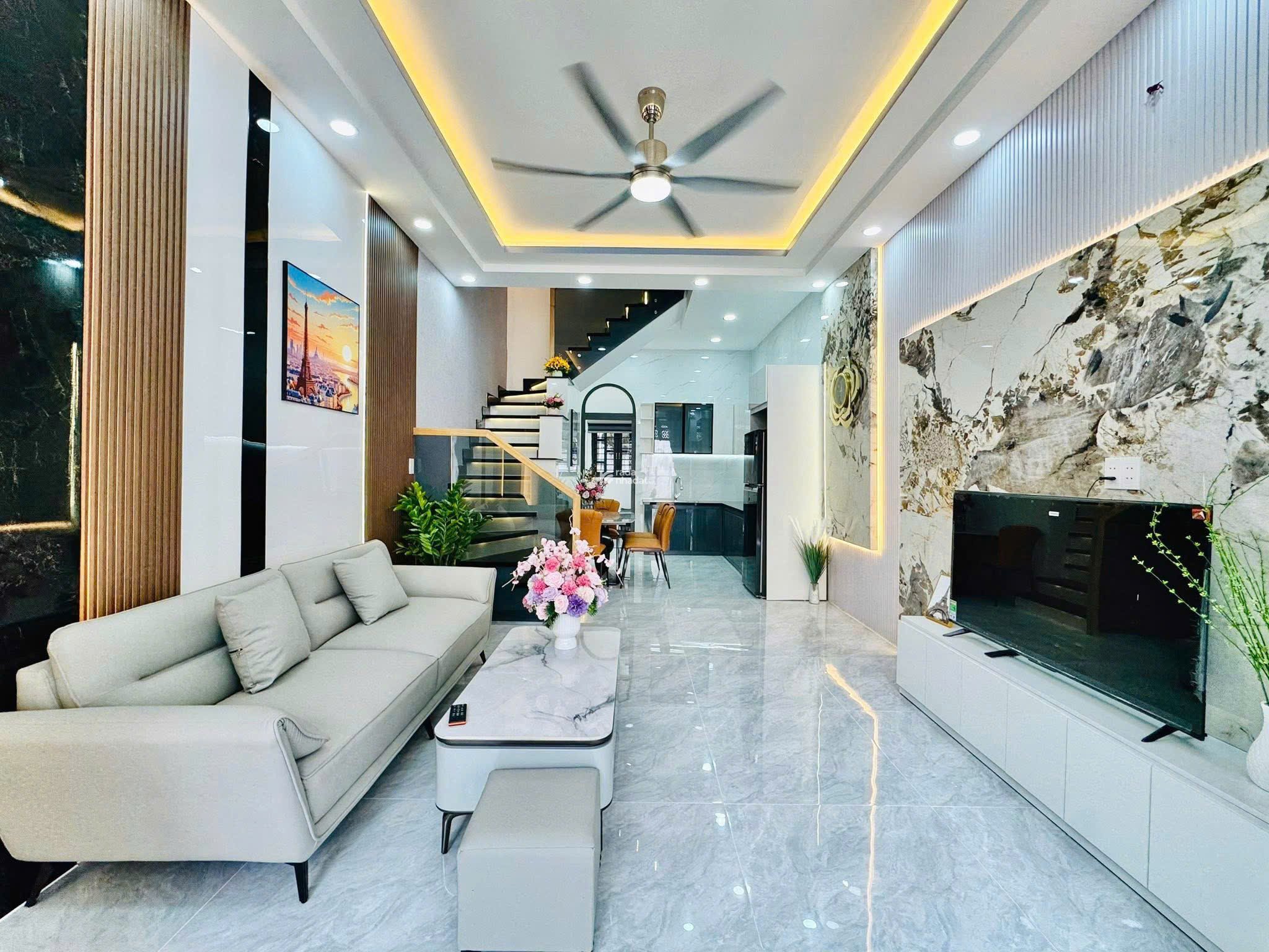 BÁN NHANH NHÀ PHAN XÍCH LONG, PHÚ NHUẬN, 58,2M2,  5 tỷ 550tr/ shr chính chủ