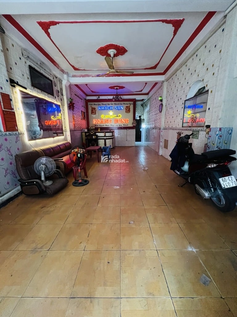 B Mặt tiền Quận 10 , 4.5 x 16 vuông vức , 4 tầng hoàn công đủ.